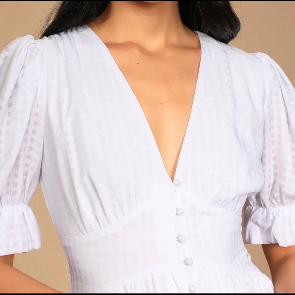 White Gingham Puff Sleeve Button-Up Midi Dress 🌿 - Picture 4 of 8
